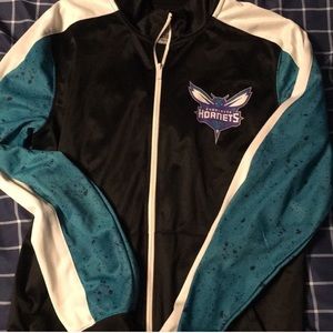 Charlotte Hornets zip up jacket !! 💙💜